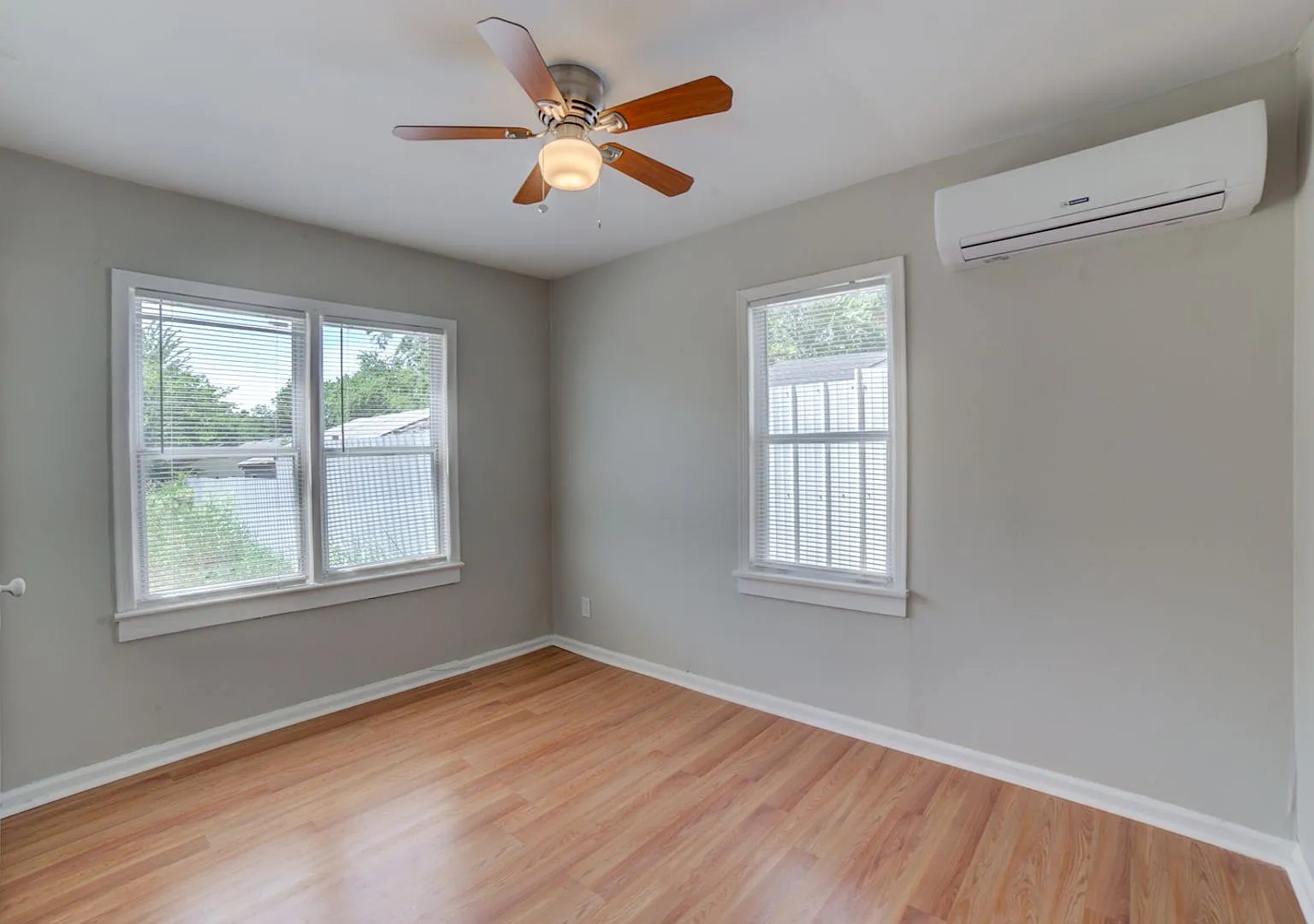 Coming Soon! Newly Renovated 2 Bed / 1 Bath House! Apply Today! — Photo 1