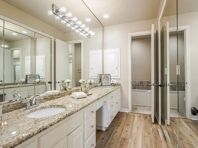 2100 Cobblestone Ct #103 — Photo 7