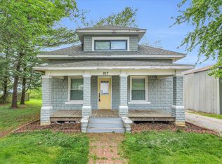 107 N John St, Fithian, IL 61844