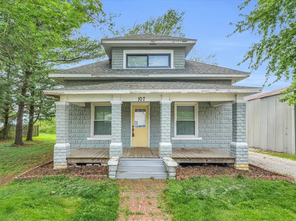 107 N John St, Fithian, IL 61844