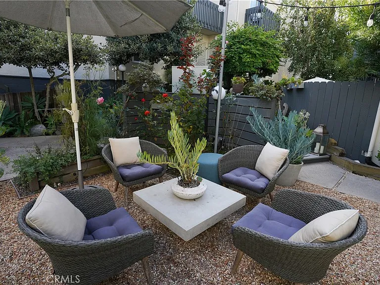 320 12th St #12 — Photo 6