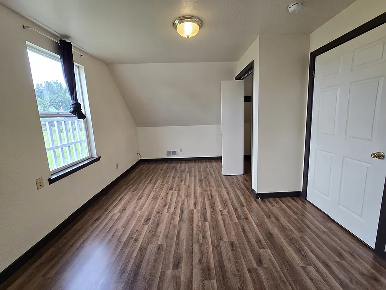 524 Main St — Photo 18