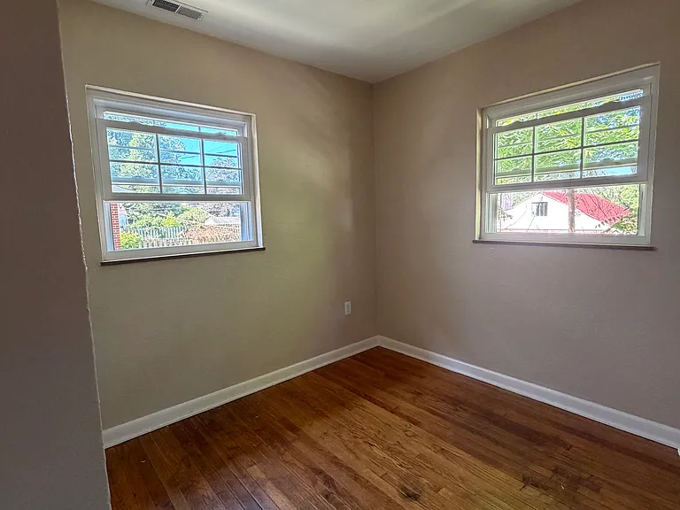 1695 Wiltshire Blvd — Photo 10