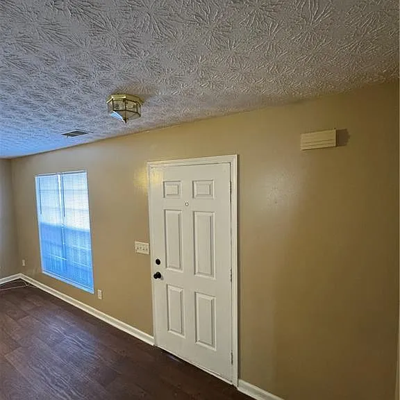 5869 Strathmoor Manor Cir — Photo 13