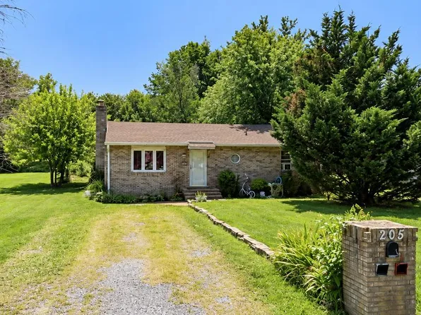 205 Dominion Ln, Chester, MD 21619