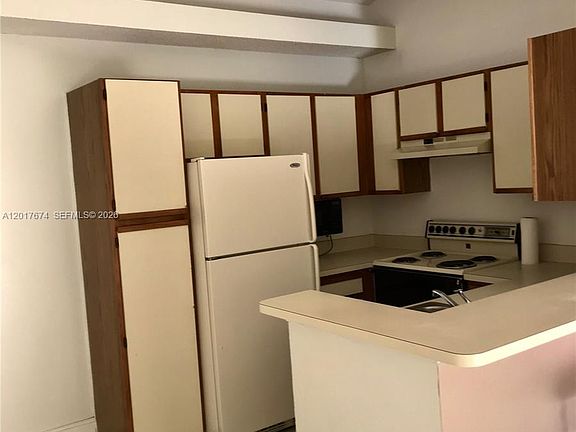 3rd image of 651 Lyons Rd APT 10204