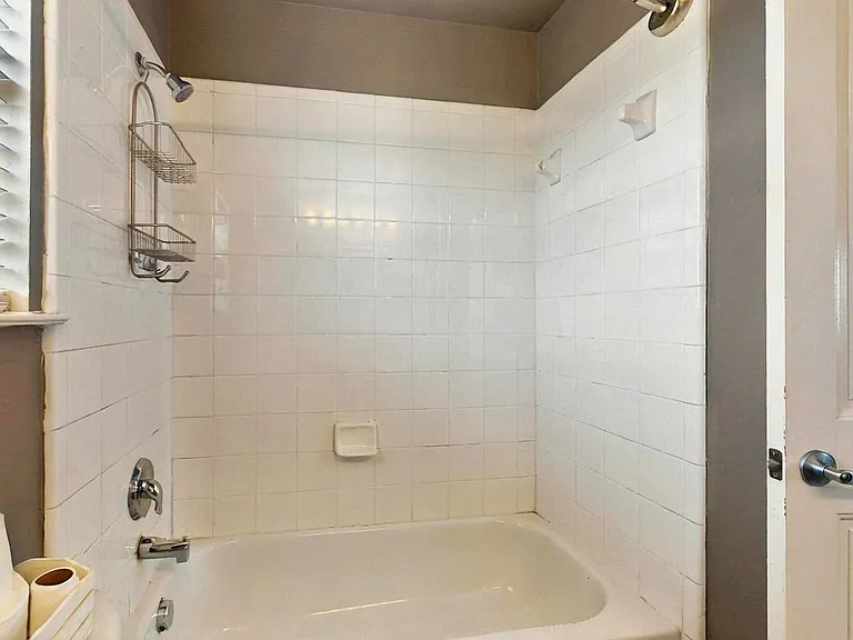 1236 Blue Brook Dr — Photo 34