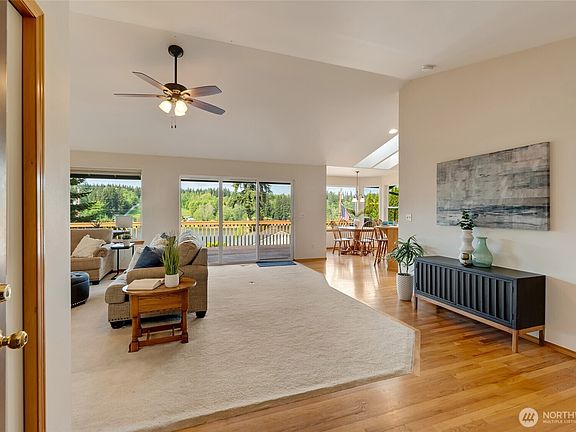 3rd image of 2110 256th Street NW
