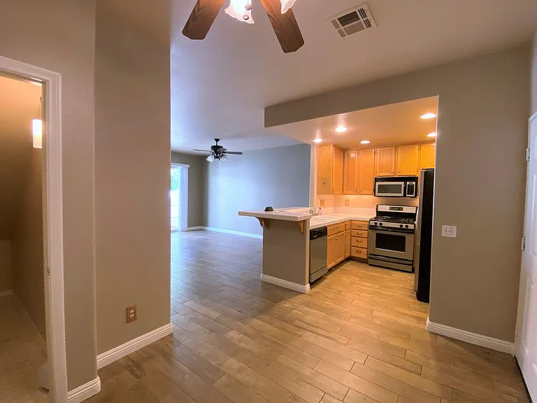 4006 Craven Rd #7 — Photo 8