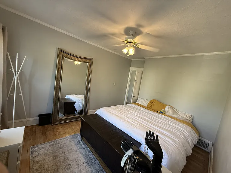 bedroom #1