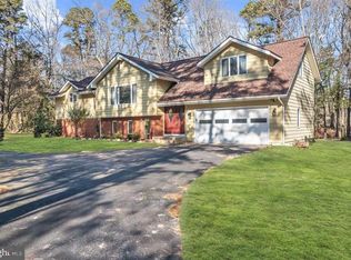 6 Falcon Dr, Southampton, NJ 08088