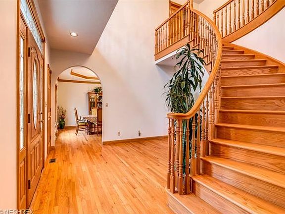 4th image of 10686 Angela Dr