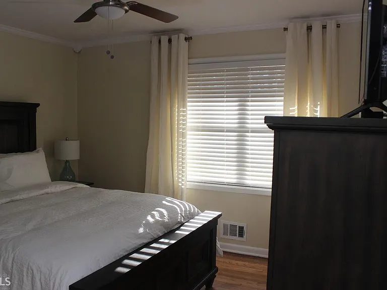 1260 Woodland Ave NE #B — Photo 12