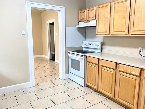 3rd image of 5107 Denton Dr