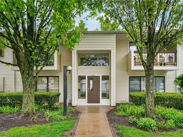 2930 N Bay Dr APT L7, Westlake, OH 44145
