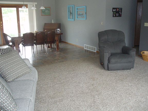 Living Rm to Dining Rm