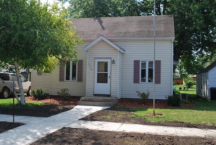 1st image of 1526 2nd Ave