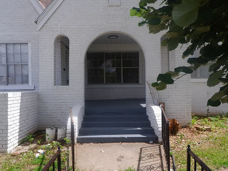 2100 NW 27th St — Photo 11
