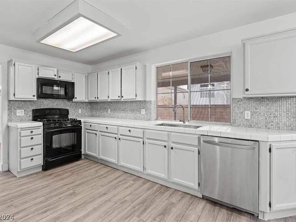 1st image of 1708 Klamath Falls Way