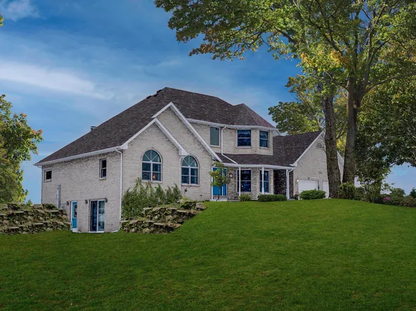 2081 Norgaren Rd, Stoughton, WI 53589