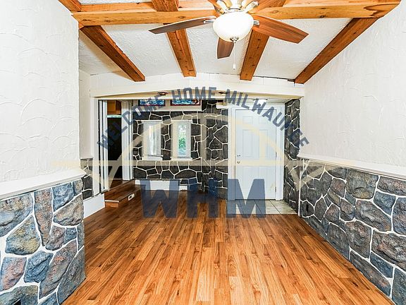 3rd image of 2589 N Bartlett Ave