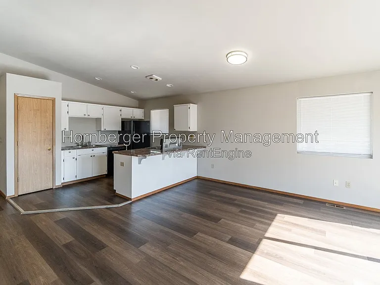 1501 N Regal St #1501 — Photo 3