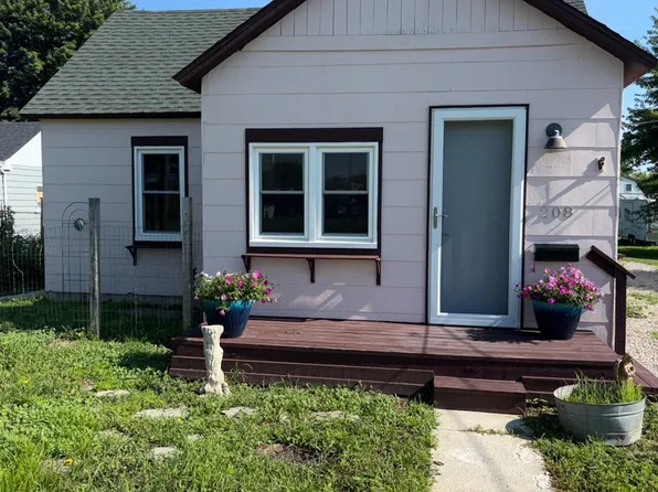 208 W Washington St, Oak Harbor, OH 43449