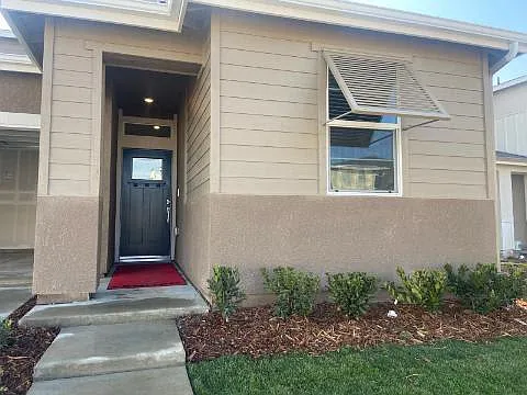 4 bed, 2102 sqft, $2,375 — Photo 3