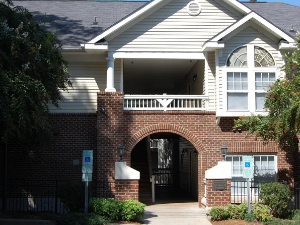 1930 E Woodlawn Rd #B, Charlotte, NC 28209