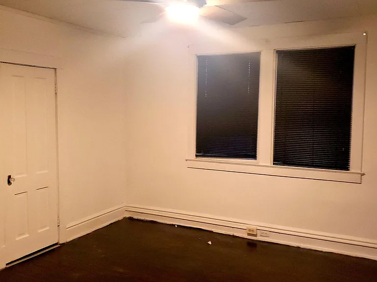 Large Master Bedroom, His and Her Closet, Yes, Double closets