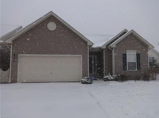 10546 Penny Ln, Aurora, OH 44202