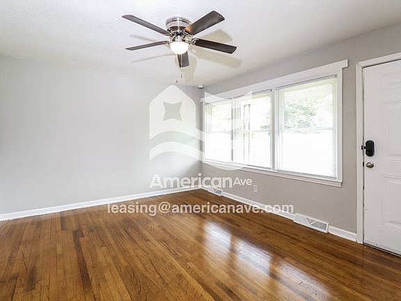 1225732_004_wm_-_living_room_12879372.jpg