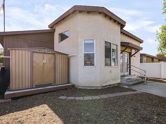 3rd image of 3237 S Bonita St