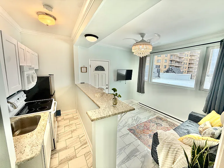 5003 Atlantic Ave #7 — Photo 5