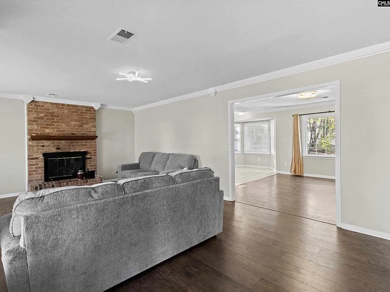 42 Halton Ct — Photo 16