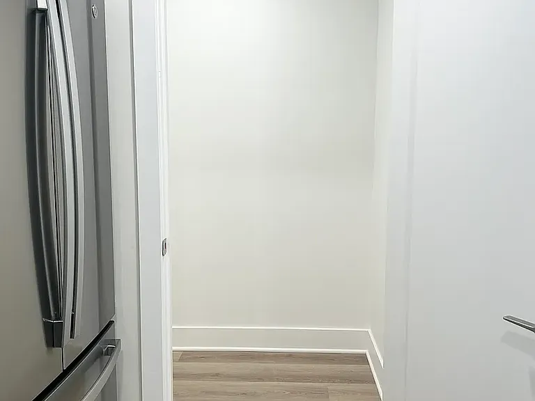 57 Monroe Ave #3 — Photo 4