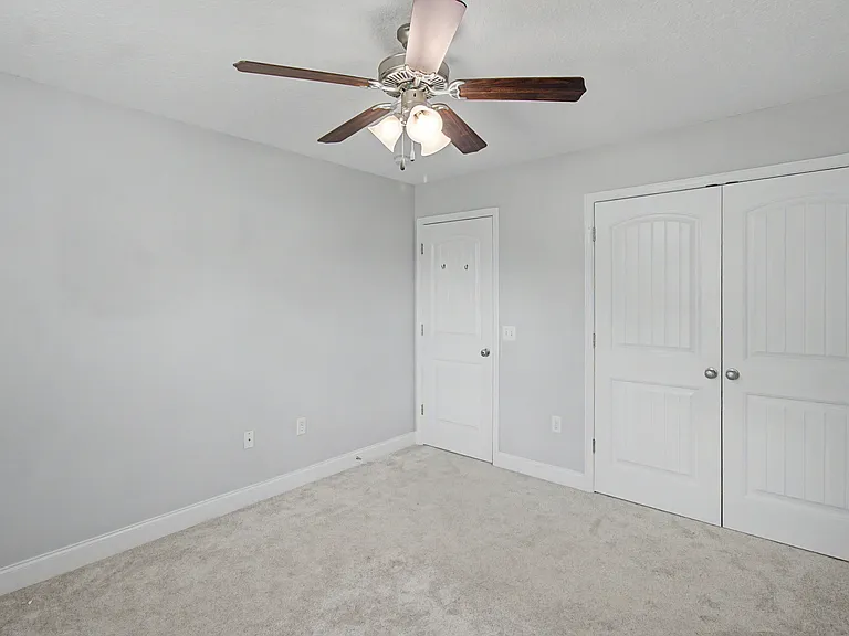 151 Lincoln Way NE — Photo 34