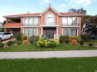 18415 73rd Ave, Flushing, NY 11366