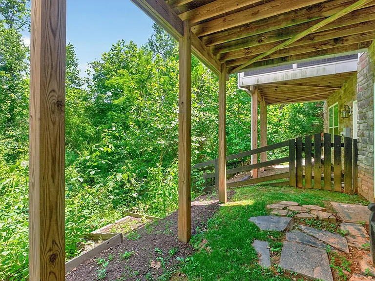 2942 Templehof Ct — Photo 46