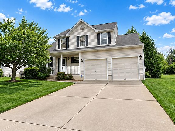 2nd image of 8 Winterberry Rd
