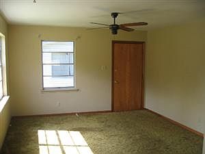 1st image of 460 Pinehill Dr