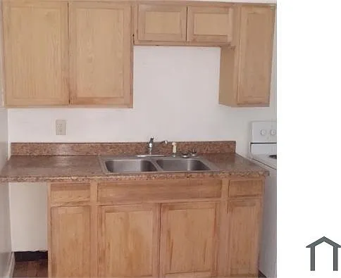 2241 Emerson Ave — Photo 2