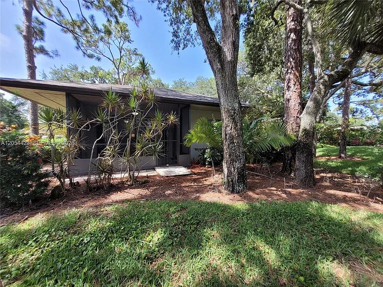 7523 Greenlake Way #C — Photo 28