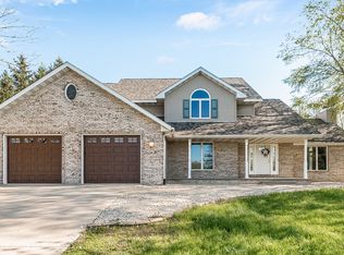 2880 Country Oak Ln, Morris, IL 60450