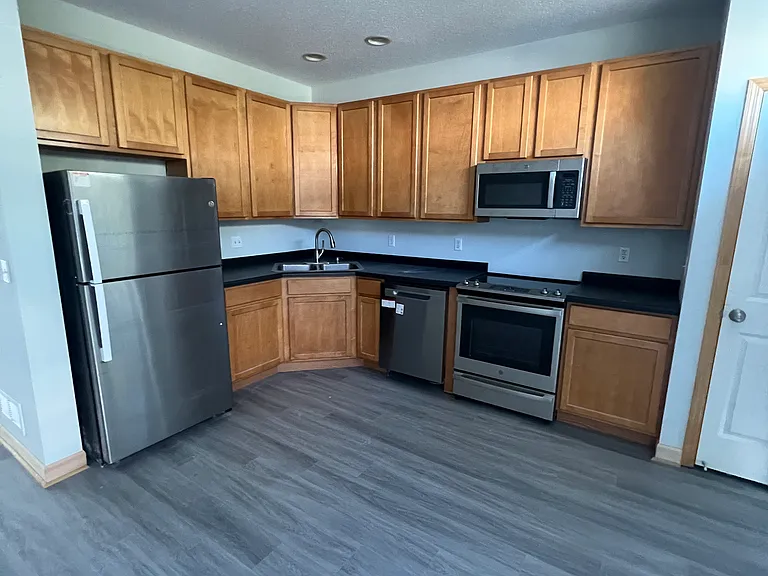 15747 Fremont Way — Photo 2