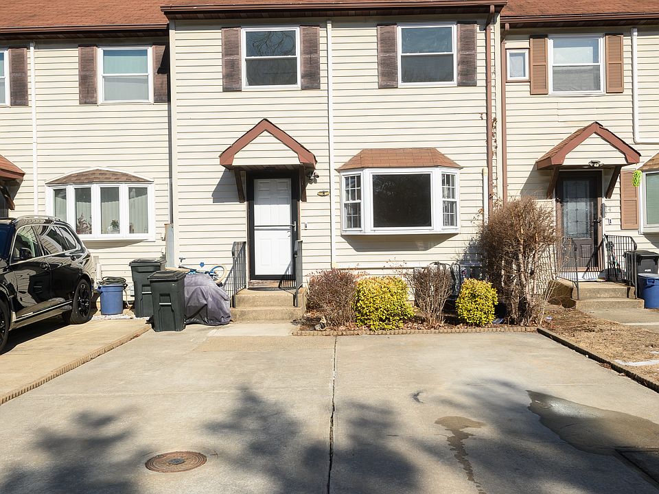 1st image of 3 Orchard Ct