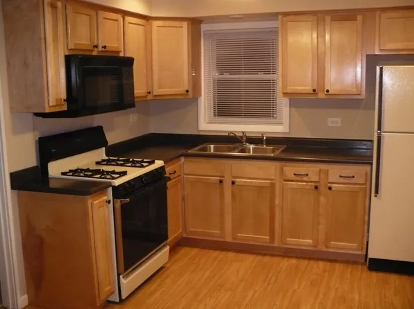 645 W Plymouth St, Villa Park, IL 60181