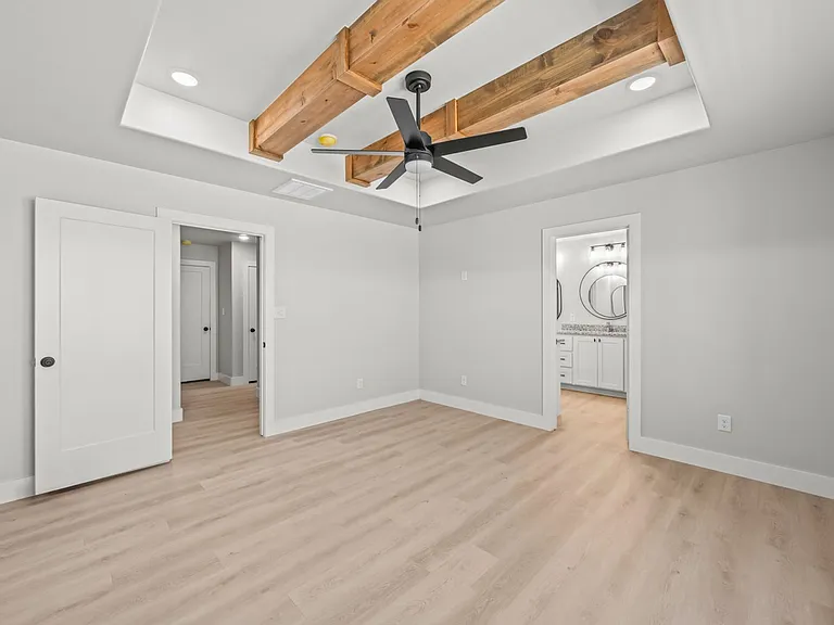 10517 East Cres #7400 — Photo 16