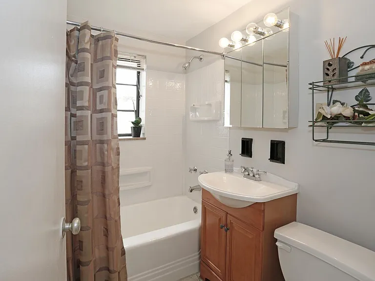1011 N Negley Ave #7 — Photo 8