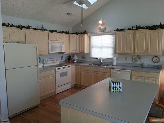 5th image of 5138 Central Ave #2